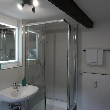 Wohlfuehl-oase In Der Altstadt Mit Wifi, Xl Badewanne, Voll Ausgestatteter Kueche, Hunde Ohne Aufpreis, 17 Min Zur Messe, 3 Min Zum Schloss Delitzsch