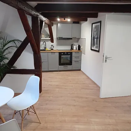 Wohlfuehl-oase In Der Altstadt Mit Wifi, Xl Badewanne, Voll Ausgestatteter Kueche, Hunde Ohne Aufpreis, 17 Min Zur Messe, 3 Min Zum Schloss Delitzsch