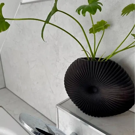 Wohlfuehl-oase In Der Altstadt Mit Wifi, Xl Badewanne, Voll Ausgestatteter Kueche, Hunde Ohne Aufpreis, 17 Min Zur Messe, 3 Min Zum Schloss *