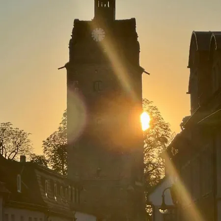 Wohlfuehl-oase In Der Altstadt Mit Wifi, Xl Badewanne, Voll Ausgestatteter Kueche, Hunde Ohne Aufpreis, 17 Min Zur Messe, 3 Min Zum Schloss Apartman Delitzsch