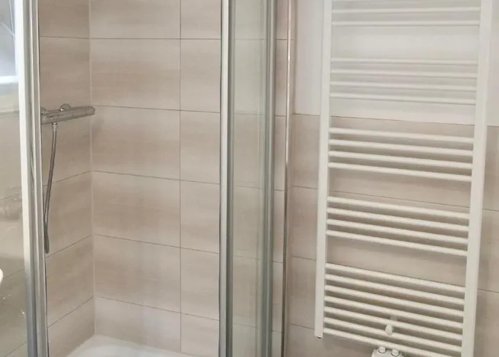 شقة Wohlfuehl-oase In Der Altstadt Mit Wifi, Xl Badewanne, Voll Ausgestatteter Kueche, Hunde Ohne Aufpreis, 17 Min Zur Messe, 3 Min Zum Schloss ديلتزش